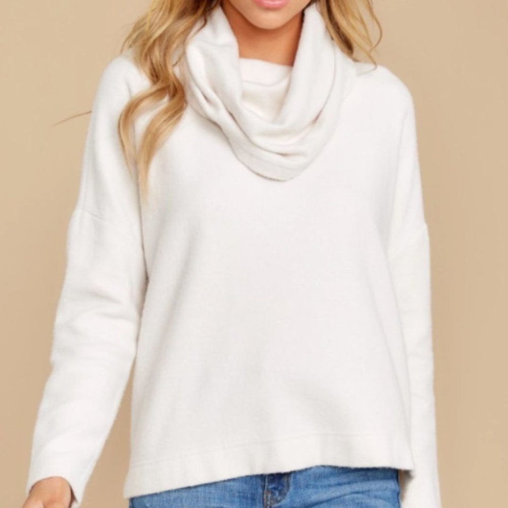 Z SUPPLY - Champagne Mist Fleece Scallop Back Top